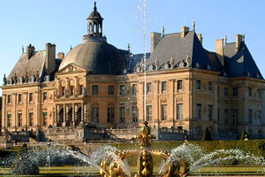 famous chateaux around Paris