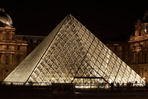 Pyramide du Louvre